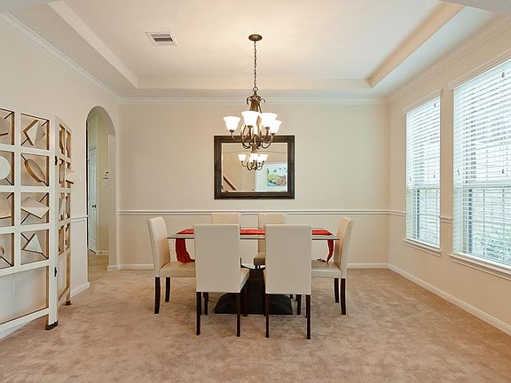 Plenty of room to entertain your meals.