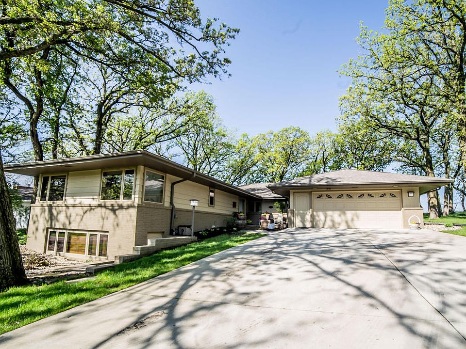 1st image of 15691 Lakeshore Dr