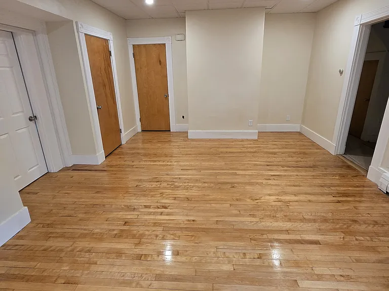 77 Rowe St #2 — Photo 10