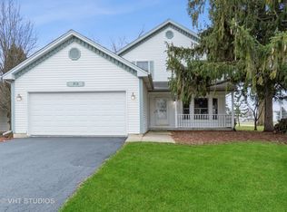 302 Illini Dr, Yorkville, IL 60560