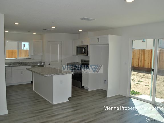 4th image of 6009 Grazing Ranch Rd