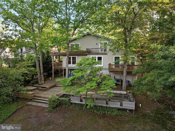 833 Buccaneer Ln, Manahawkin, NJ 08050