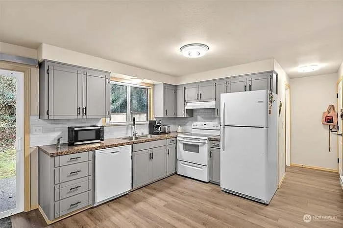 5219 Rumac St SE #B — Photo 1