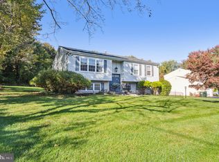 4200 Thistlewood Rd, Hatboro, PA 19040