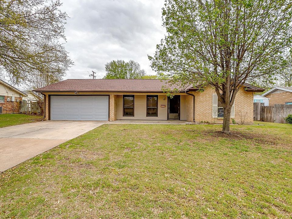 1st image of 3905 Burkett Dr