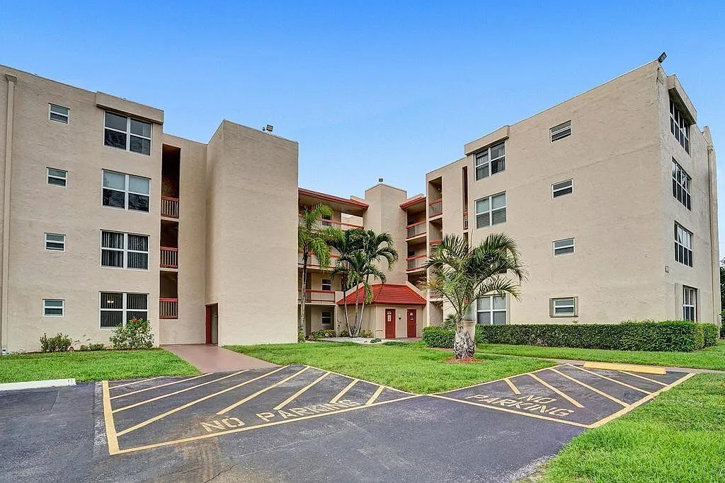 1 bed, 1.0 bath, 690 sqft, $1,575 — Photo 1