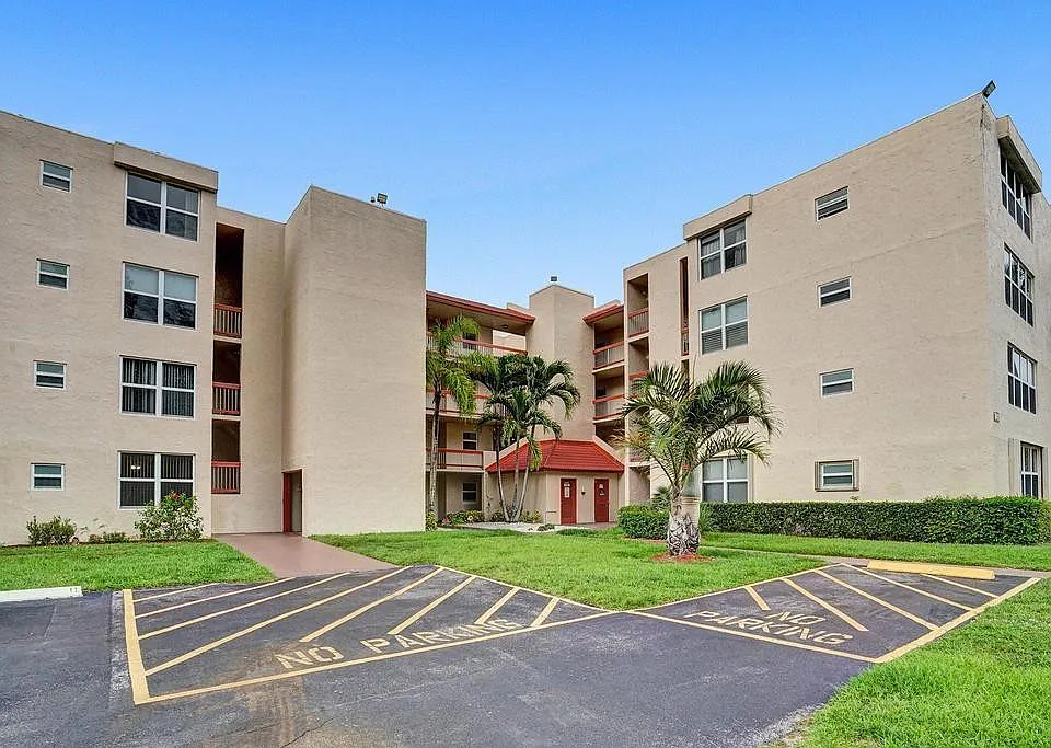 9451 Evergreen Pl #306