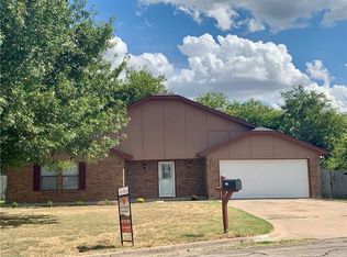 1805 Danny Ray Dr, Cleburne, TX 76033