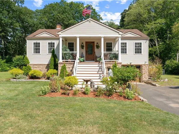 104 Ezra Street, North Haven, CT 06473