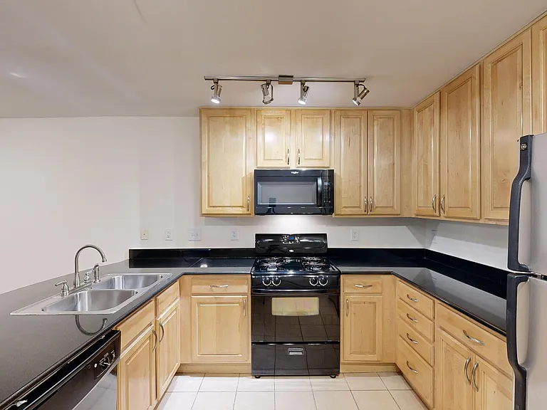 Gayton Pointe Townhomes — Photo 98