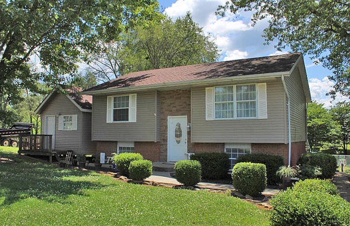 1st image of 119 Oakdale Dr