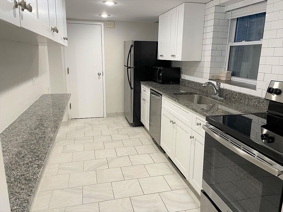 1st image of 1631 N Hudson Ave #B