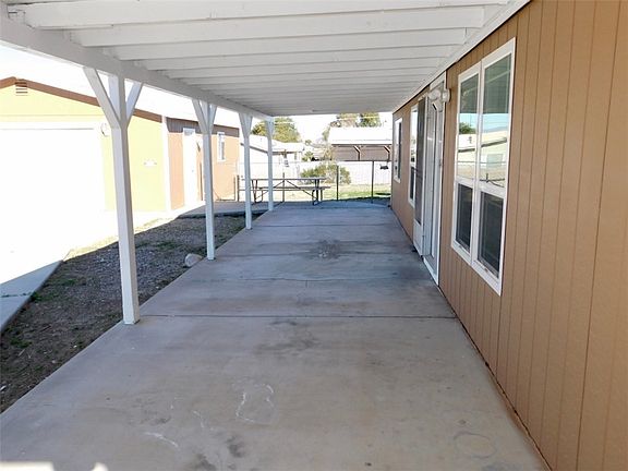 2nd image of 1581 Nottingham Drive