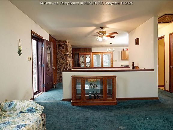 4th image of 2136 Breezy Dr