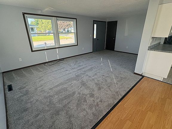 4th image of 4919 W 9th St