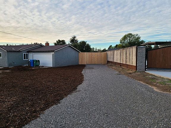 4th image of 1580 Primavera Ln