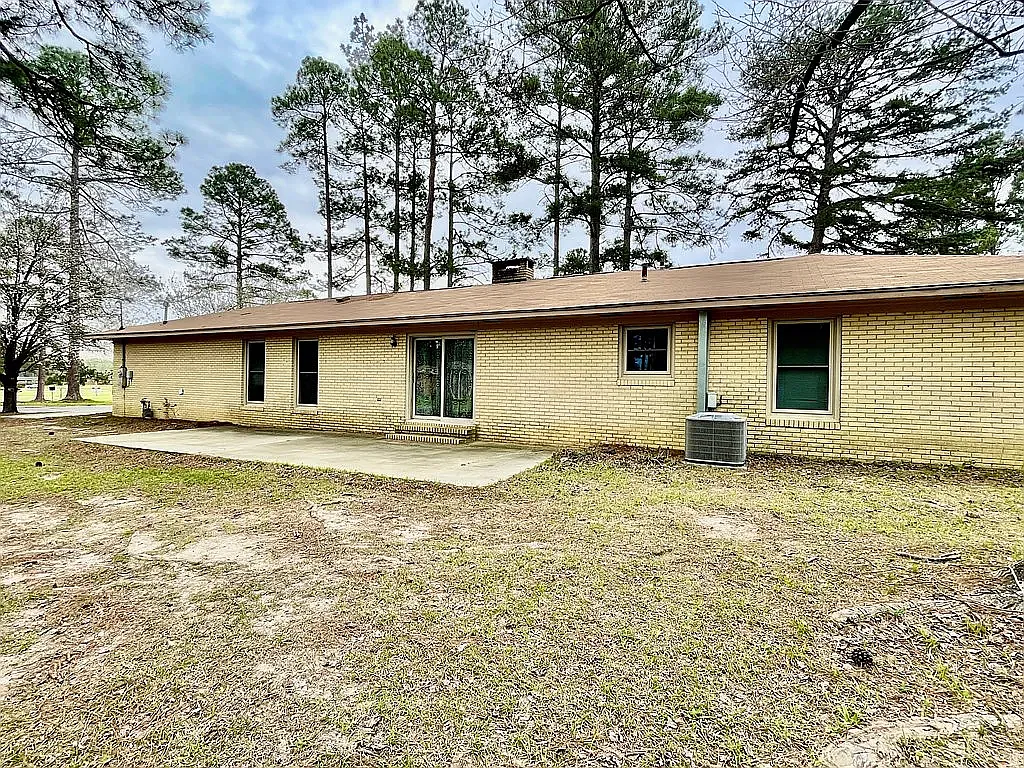 4 bed, 1806 sqft, $1,495 — Photo 3