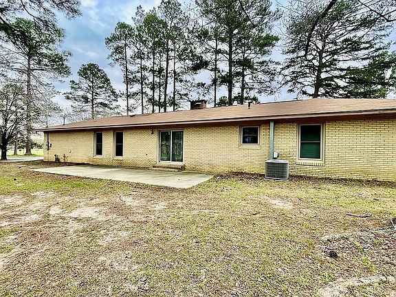 3rd image of 1468 Highland Dr
