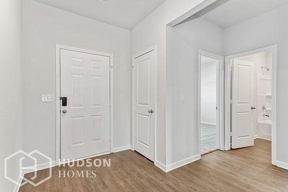 5th image of 1109 Amadas Dr