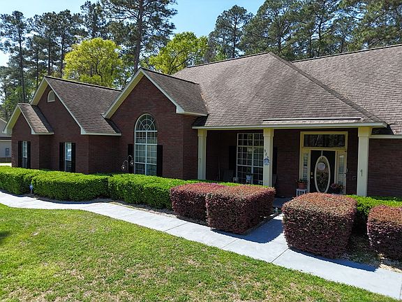 3rd image of 929 Hall Rd
