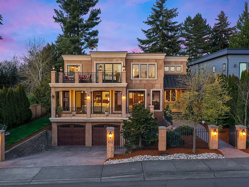 1st image of 658 17th Ave W