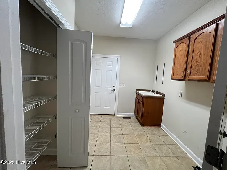 754 Riverbirch Dr — Photo 8