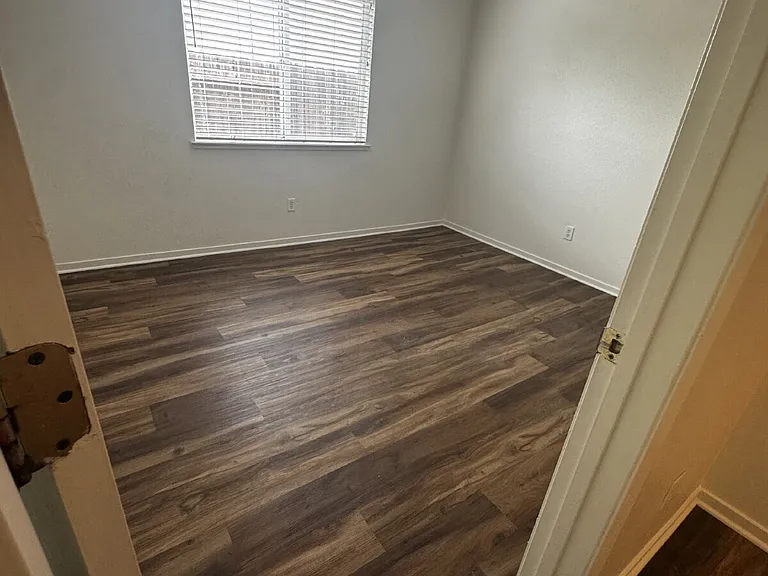 2138 W Solis St — Photo 10