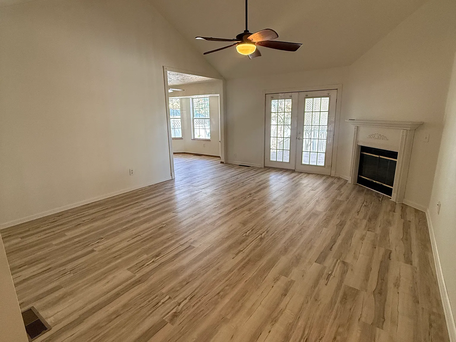 3 bed, 1400 sqft, $1,795 — Photo 2
