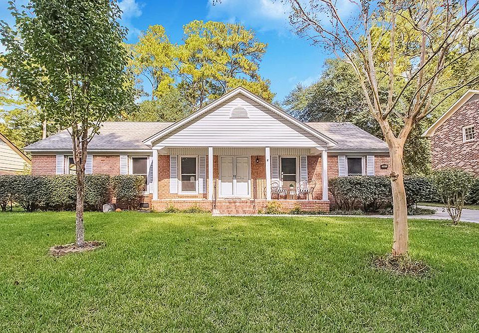 1st image of 211 Runnymede Ln