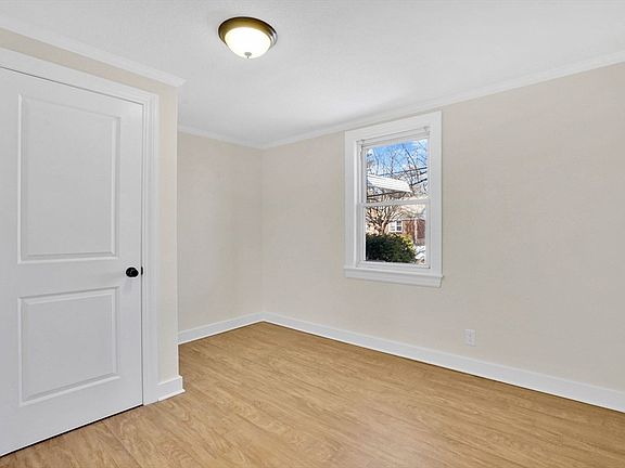 5th image of 107 Beauregard Ter