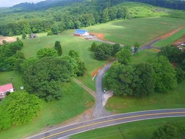 109 Bookwright Dr, Hiddenite, NC 28636