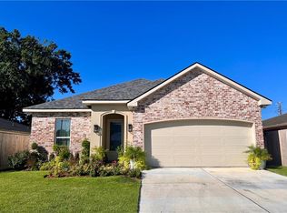 7508 Saturn Ct, Violet, LA 70092