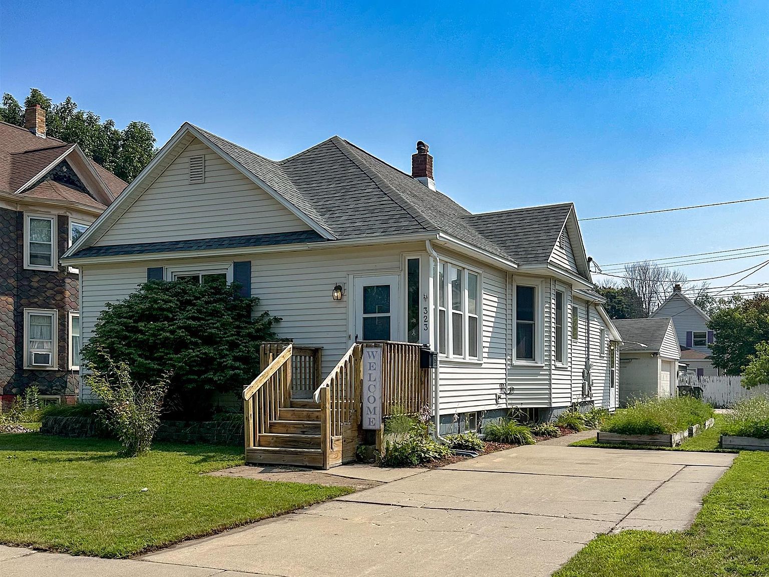 323 S 19th St, Escanaba, MI 49829 | Zillow