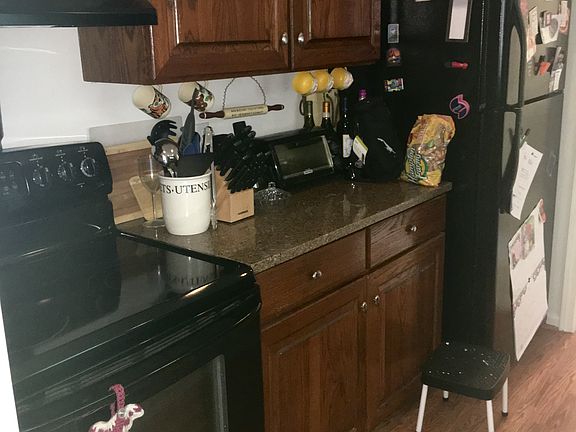 5th image of 402 Whetstone Mls