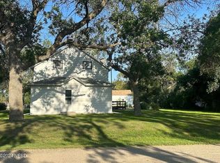 507 N Dakota St, Clark, SD 57225