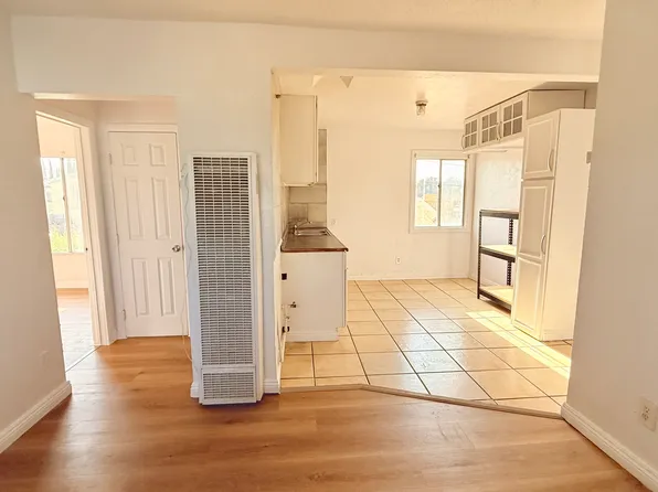 124 1/2 W 95th St, Los Angeles, CA