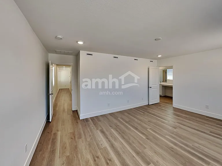 5865 Iron Islands St — Photo 8