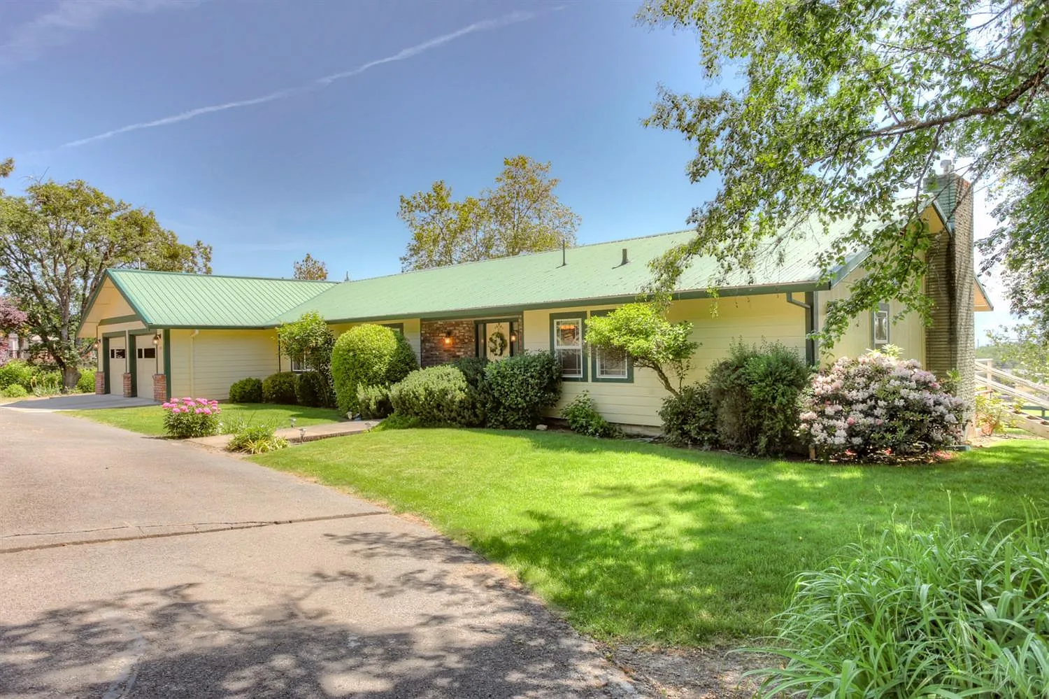 480 Mary Ann Dr photo 1