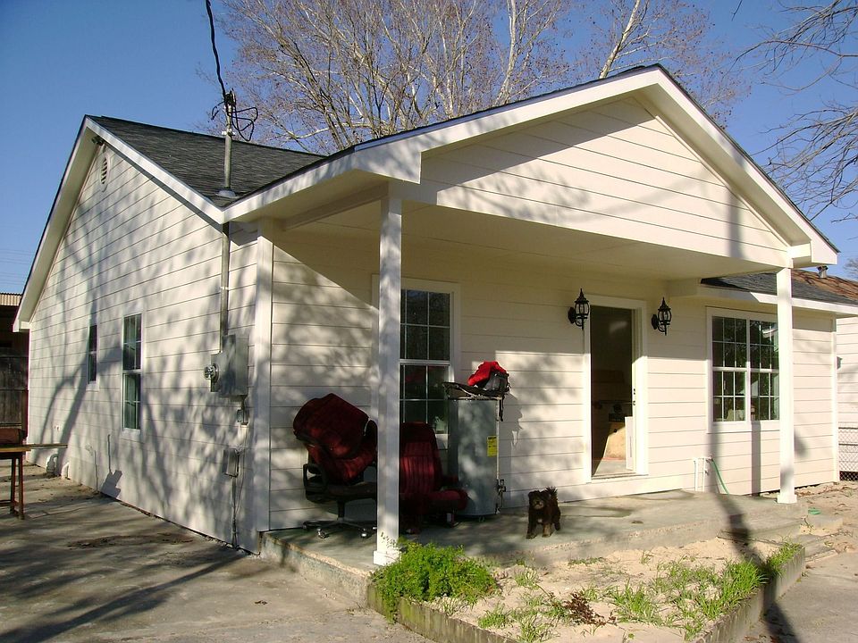 Left Front View of Home