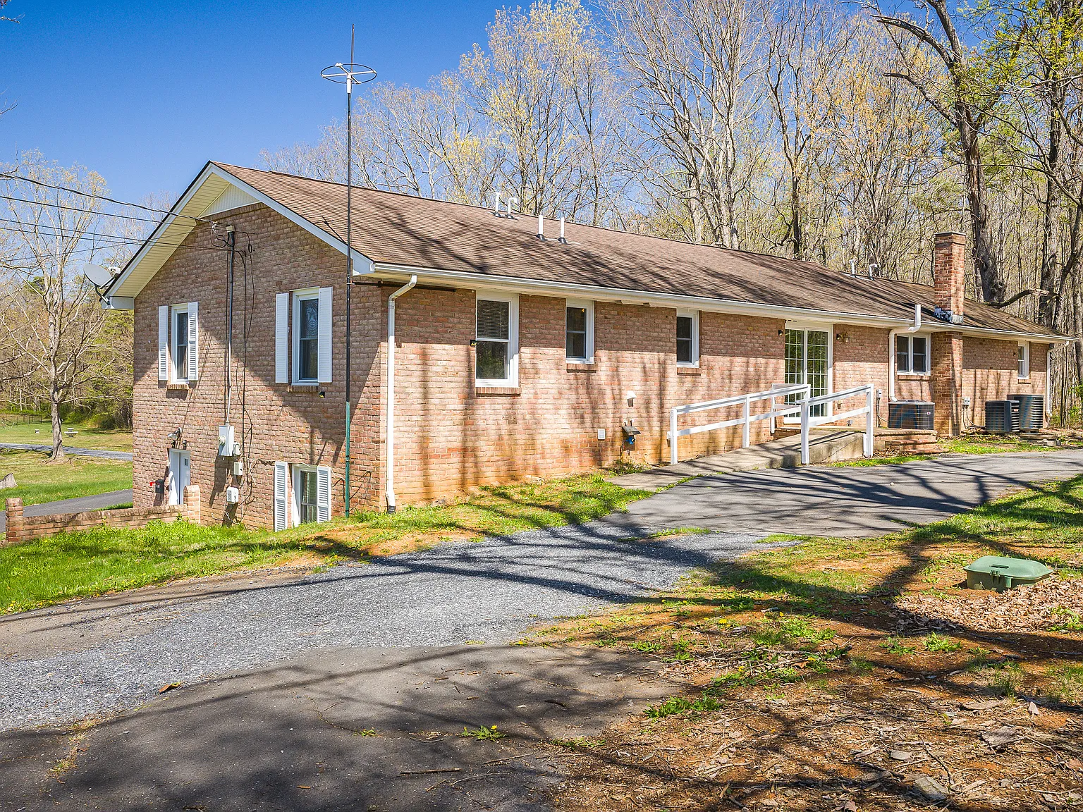 16998 E Summit Ave — Photo 3