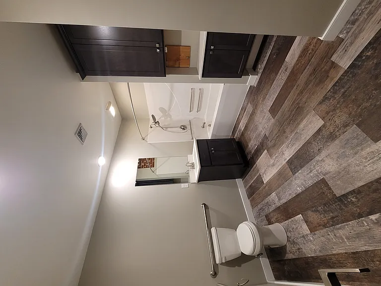 125 Henrietta St — Photo 24