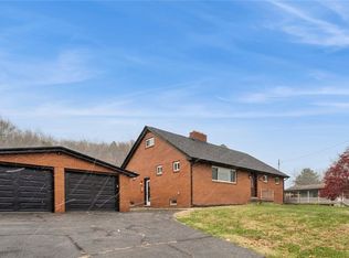 2632 River Rd, Vandergrift, PA 15690