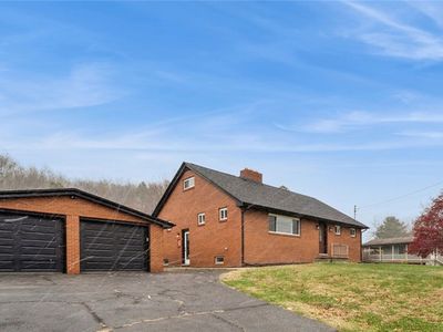 2632 River Rd, Vandergrift, PA, 15690