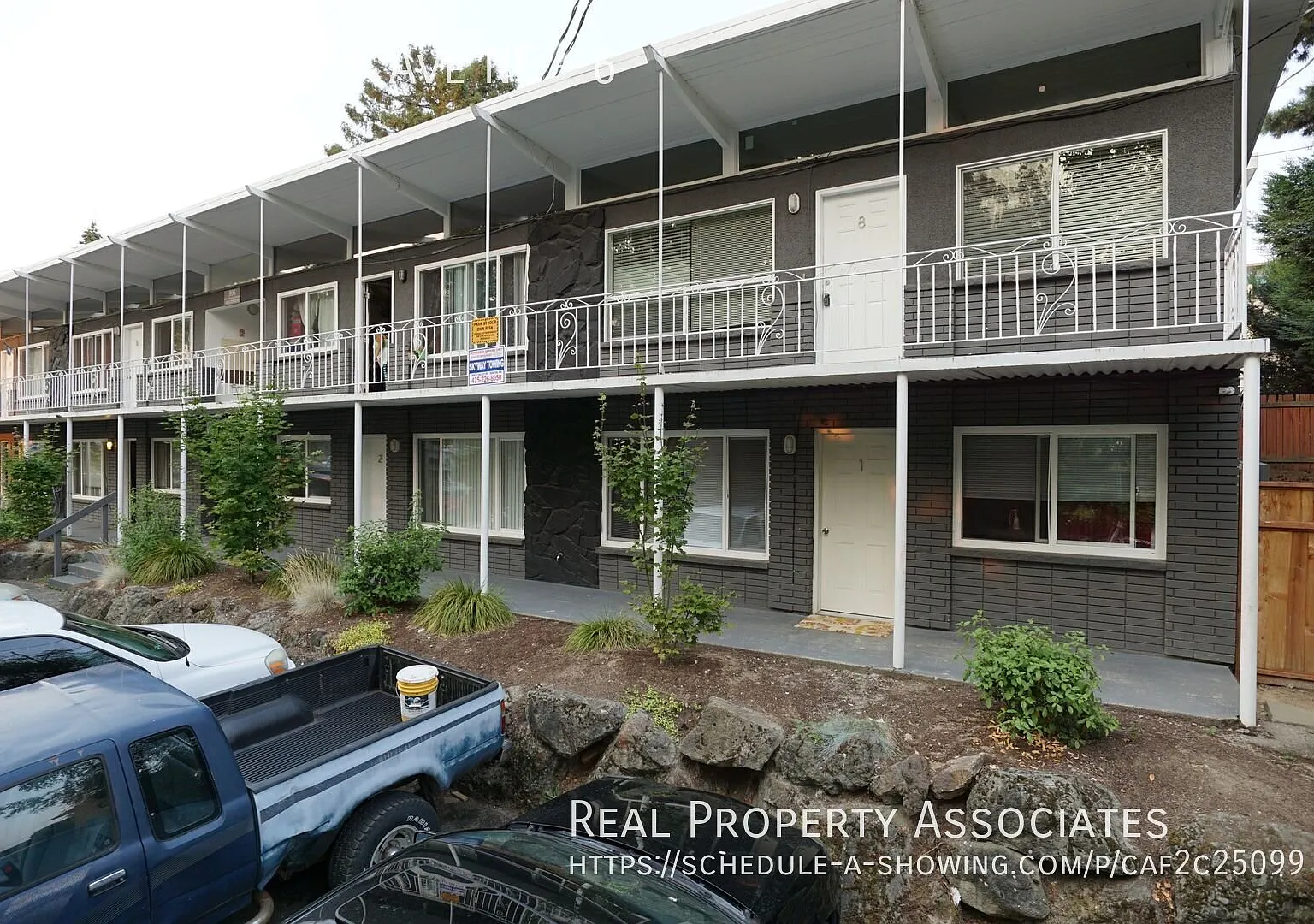 Top Floor Two Bedroom Apartment in Renton Near Boeing — Photo 2