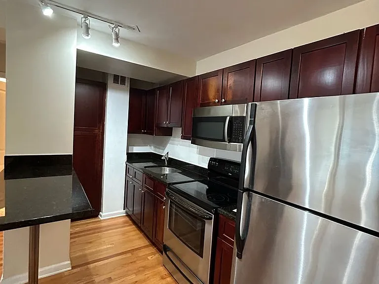 4180 Marine Terrace Apartments — Photo 120