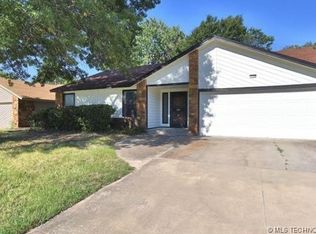 1704 N Cypress Ave, Broken Arrow, OK 74012