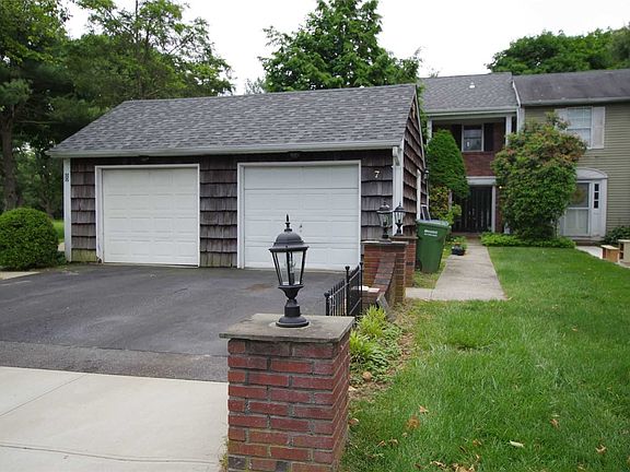 2nd image of 7 Appomattox Ct