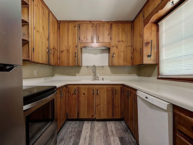 1306 McKinley Ave — Photo 12