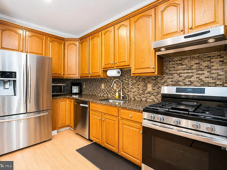 704 Dahlia Cir — Photo 4
