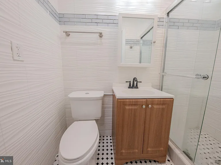 2059 E Ontario St — Photo 19
